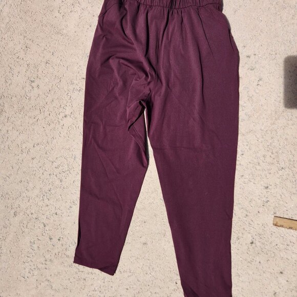 lululemon keep moving 7/8 pant cassis never worn - Picture 4 of 9